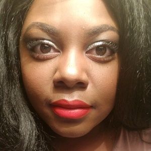 Meet your Posher, Traci